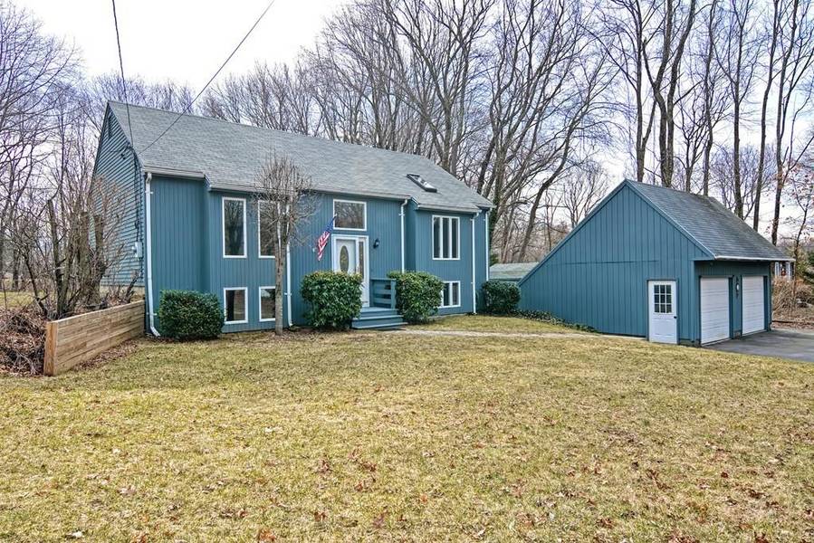 256 Blackstone St, Blackstone, MA 01504