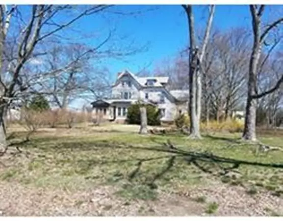 52 Central Avenue, Seekonk, MA 02771