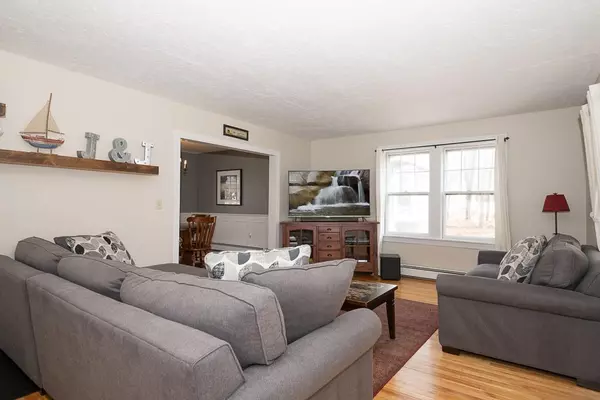 Auburn, MA 01501,6 Green St