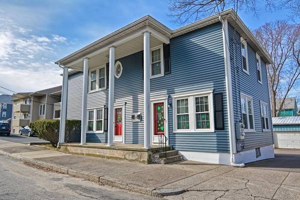 30 Richelieu St, Woonsocket, RI 02895