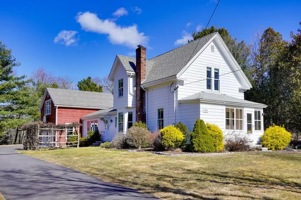 Sherborn, MA 01770,15 Everett Street