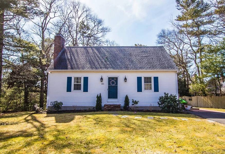 185 Knotty Pine Ln, Barnstable, MA 02632