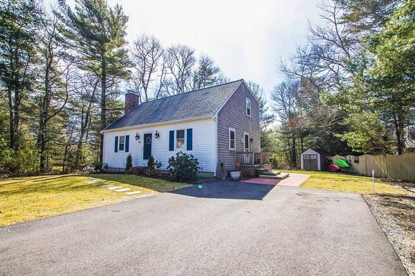 Barnstable, MA 02632,185 Knotty Pine Ln