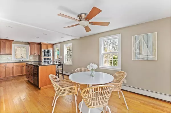 Hingham, MA 02043,17 Simmons Rd