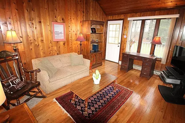 East Longmeadow, MA 01028,104 Franconia Cir