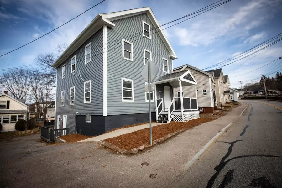 32 Maple St, Spencer, MA 01562