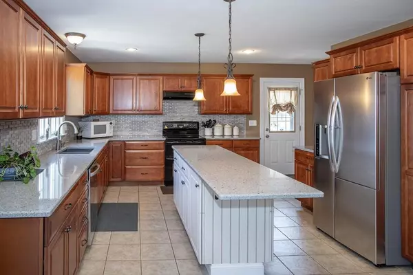 Westfield, MA 01085,39 Willow Brook Lane