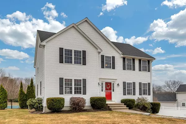 21 Colonial Dr, Clinton, MA 01510