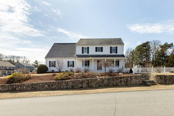 16 Fresh Pond Farm Rd, Falmouth, MA 02536