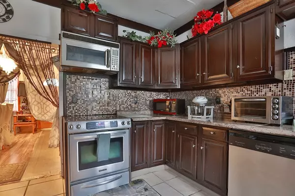 Johnston, RI 02919,74-76 Pocasset St