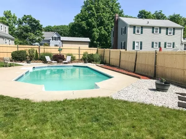 15 Monroe St, Abington, MA 02351