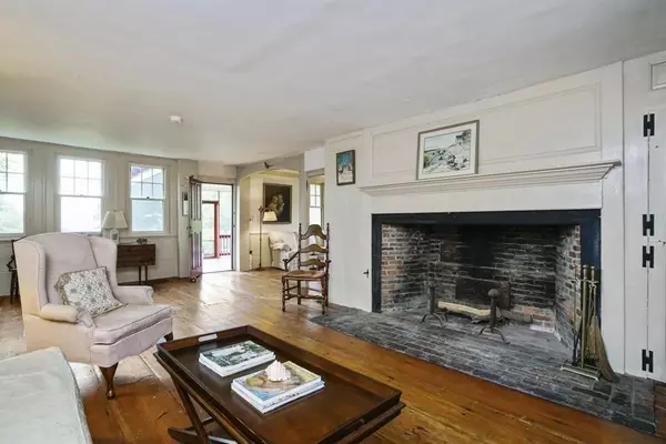 Duxbury, MA 02332,313 Washington St