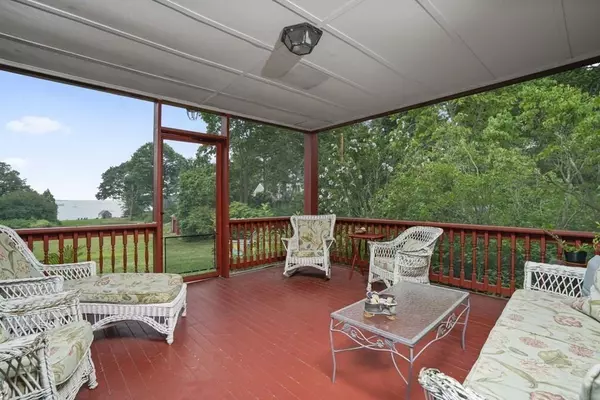 Duxbury, MA 02332,313 Washington St