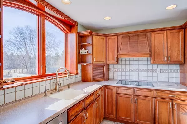 Berkley, MA 02779,12 Hill St