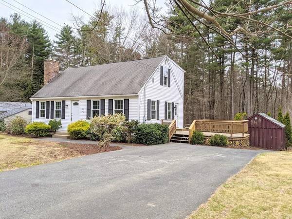 384 Mashapaug Rd, Holland, MA 01521