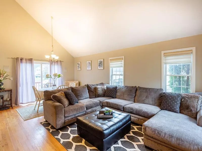 23 Goldenwood Dr #23, Norton, MA 02766