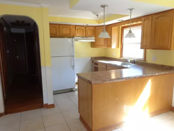 Westfield, MA 01085,723 Holyoke Rd