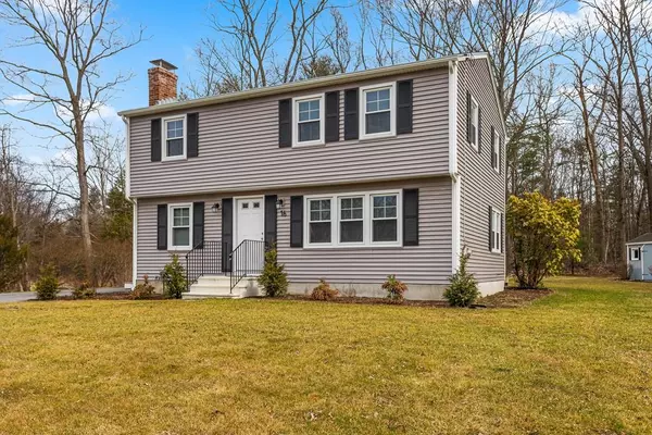 Mansfield, MA 02048,16 Black Pond Rd