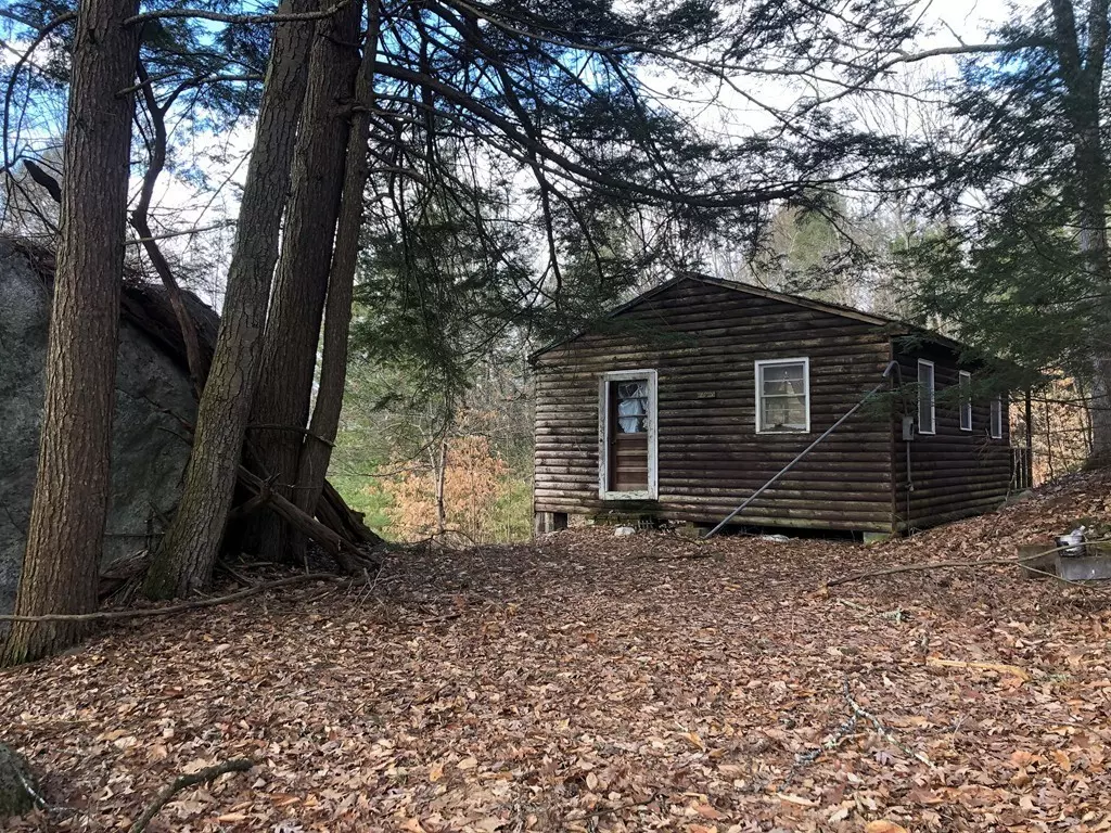 Huntington, MA 01050,24 Montgomery