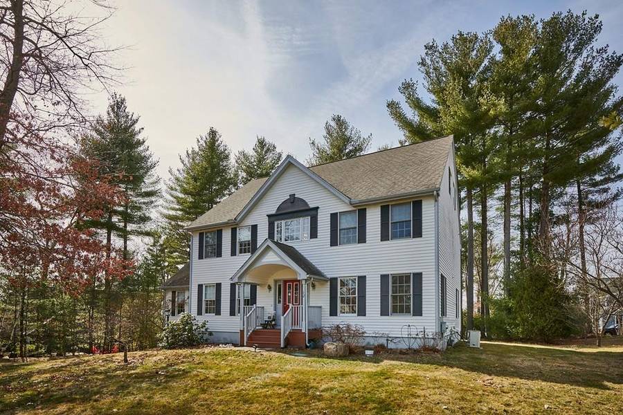 12 Tanglewood Road, Amherst, MA 01002