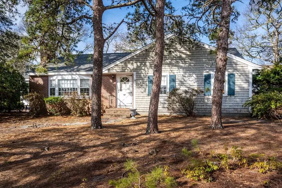 24 Pine Wood Ln, Harwich, MA 02671