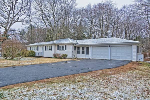 50 Hartford Ave N, Upton, MA 01568