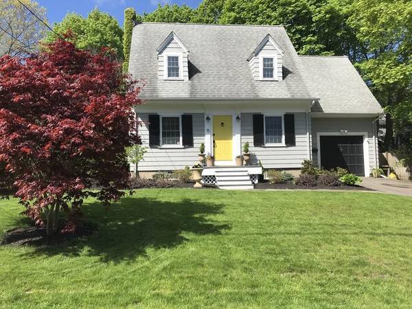 15 Lantern Lane, Weymouth, MA 02188