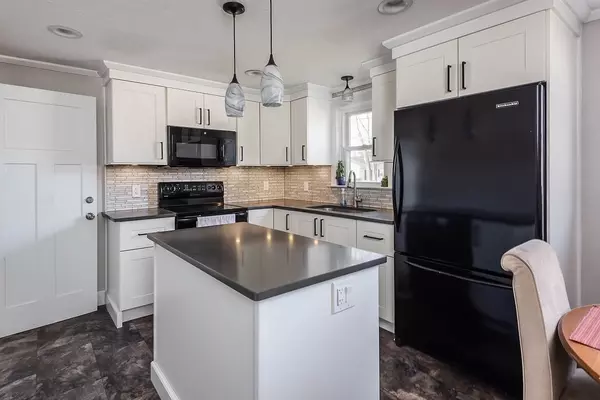 28 Holly Street, Attleboro, MA 02703