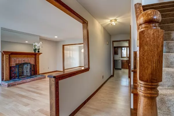 Agawam, MA 01001,2 Castle Hill Rd #F