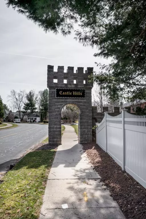 2 Castle Hill Rd #F, Agawam, MA 01001