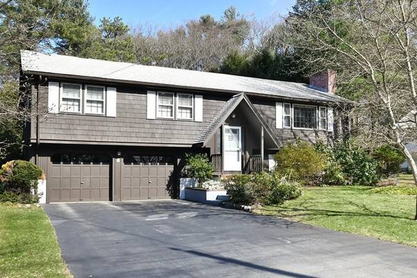 Wayland, MA 01778,8 Rolling Ln