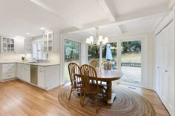 Weston, MA 02493,55 Newton Street