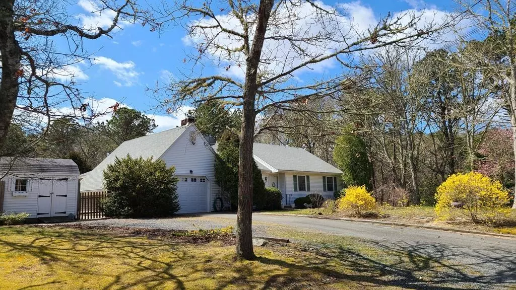 21 Pleasant Bay Road Ext, Harwich, MA 02645