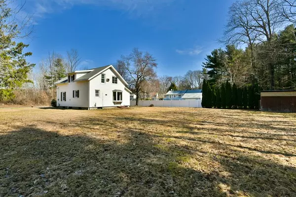 Auburn, MA 01501,21 Meadow St