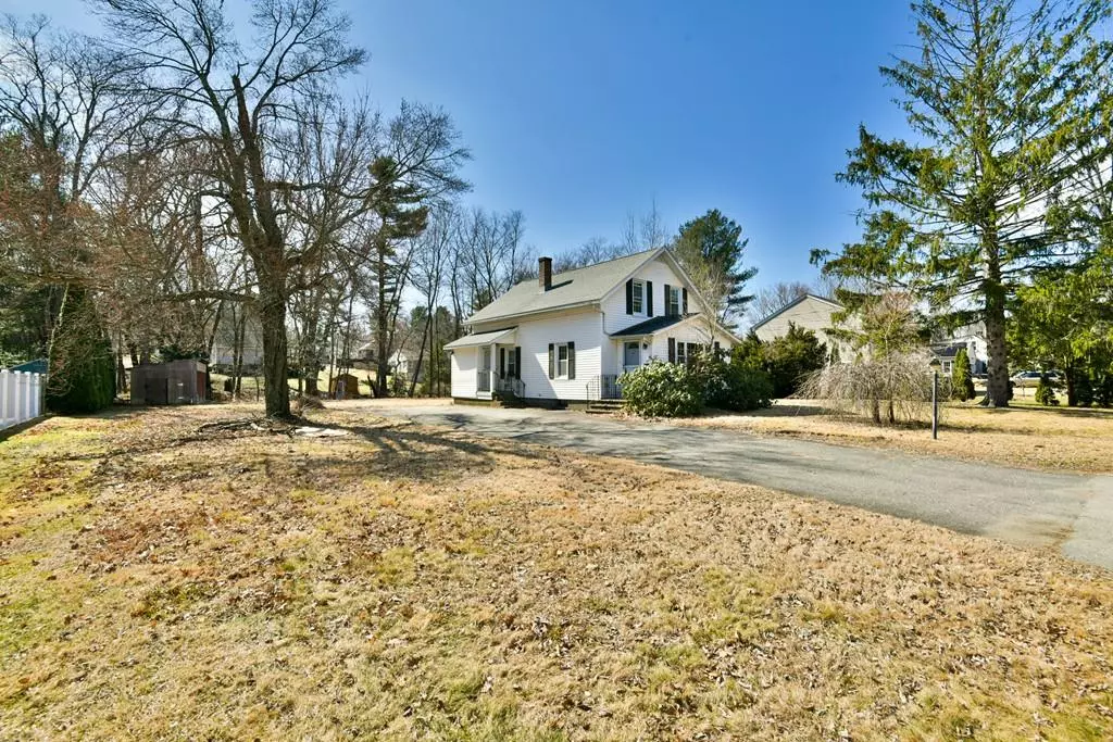 Auburn, MA 01501,21 Meadow St