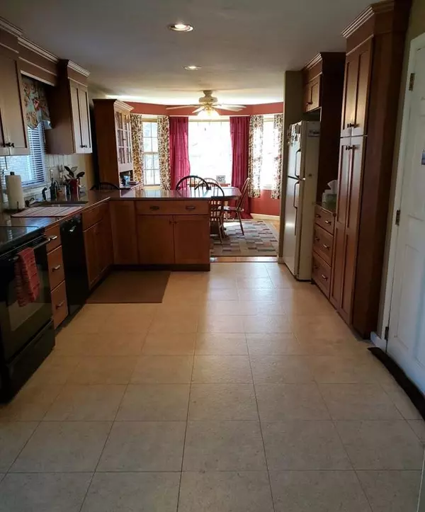 Hopedale, MA 01747,82 Neck Hill Rd