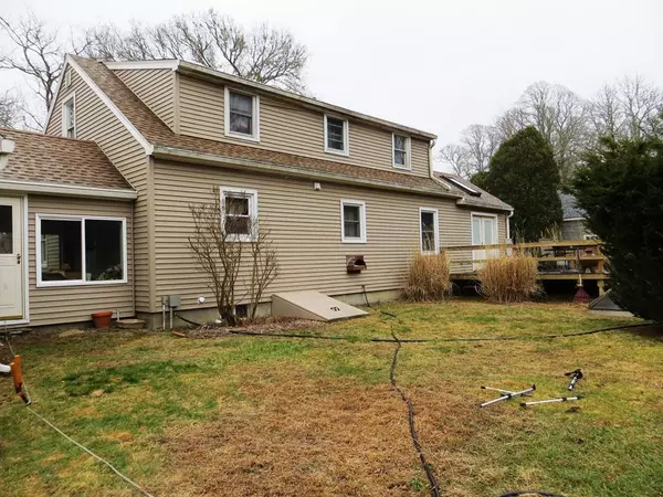 Tiverton, RI 02878,263 Stone Church Rd