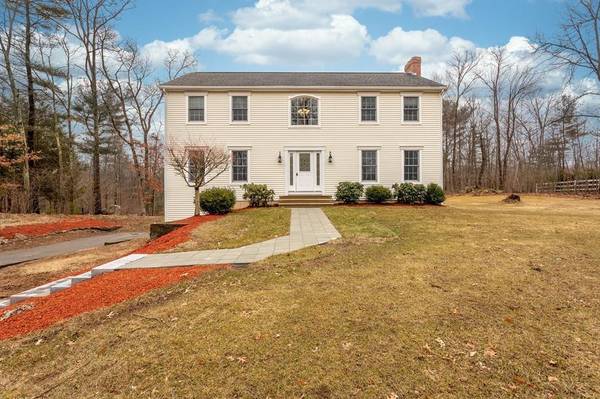 1177 New Braintree Rd, Oakham, MA 01068