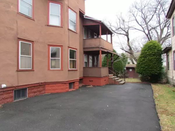 Springfield, MA 01104,389 Nottingham St
