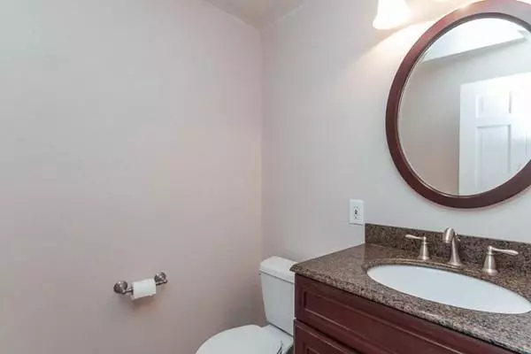 Groton, MA 01450,121 Hill Rd
