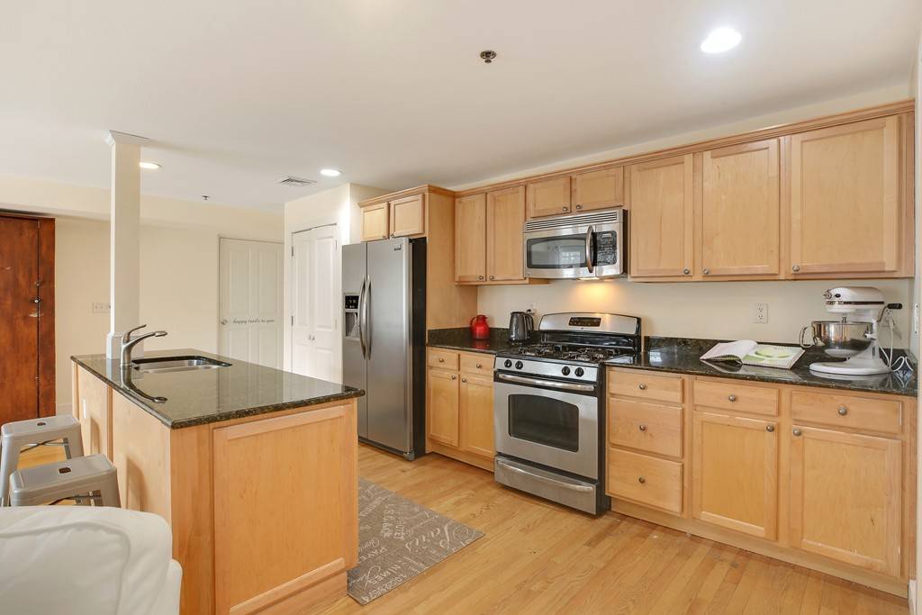 Merrimac, MA 01860,4 Mechanic St #3