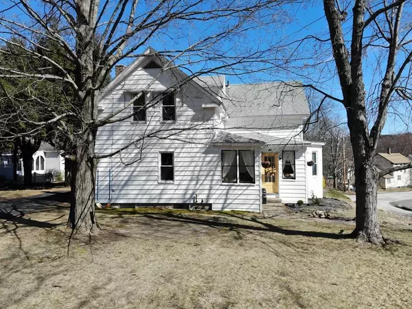 53 D St, Athol, MA 01331