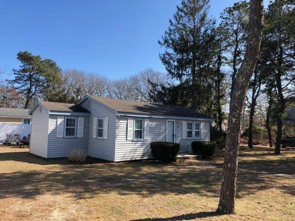 282 Seacoast Shores Blvd, Falmouth, MA 02536