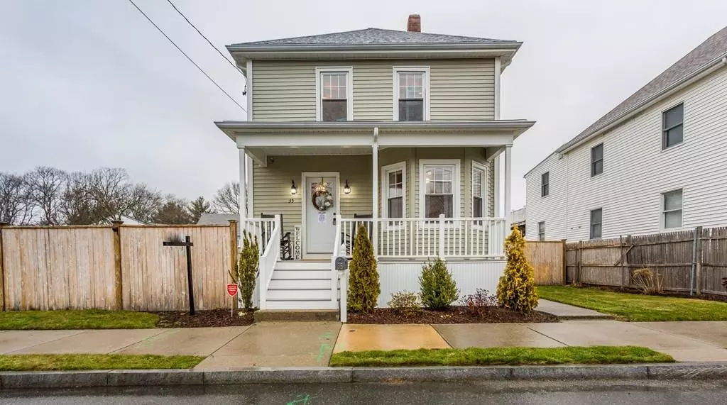 35 Mccabe St, Dartmouth, MA 02748