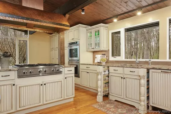 Boxford, MA 01921,13 Carleton Circle