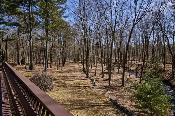 Pelham, MA 01002,123 N Valley Rd