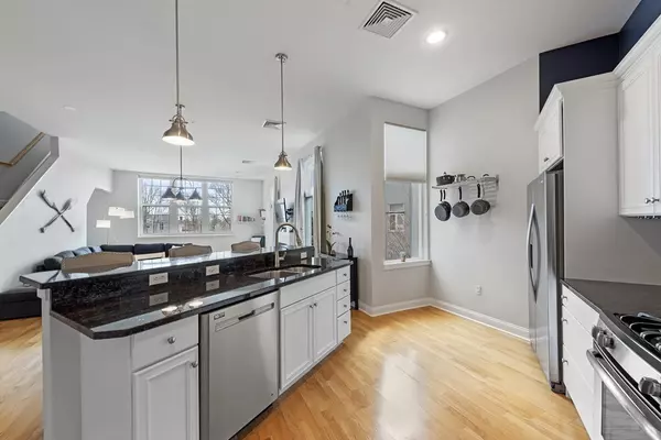 45 Rantoul St #302, Beverly, MA 01915