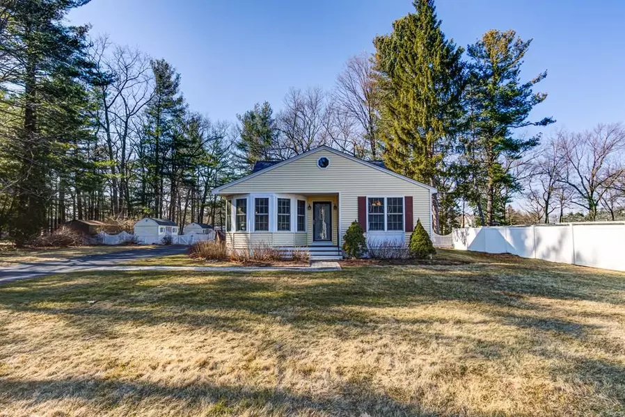 11 Coolidge Ave, Westford, MA 01886