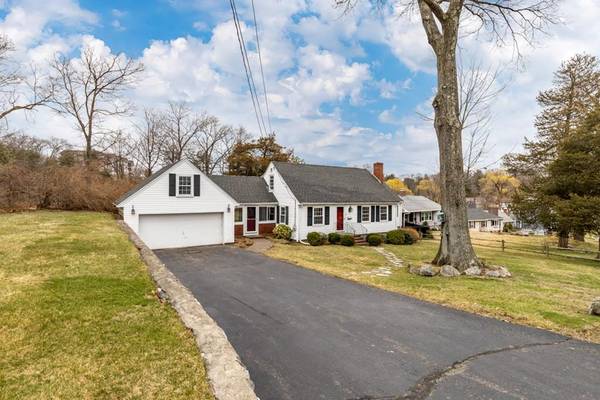 65 Hopkins St, Wakefield, MA 01880