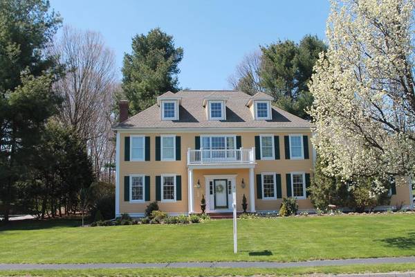 2 Merlin Cir, Shrewsbury, MA 01545